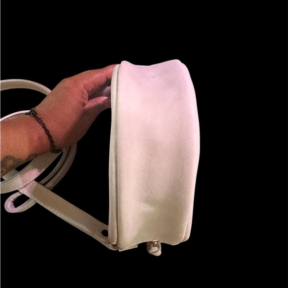 Portland Leather Beluga Small Circle Gray Bag - Picture 9 of 10